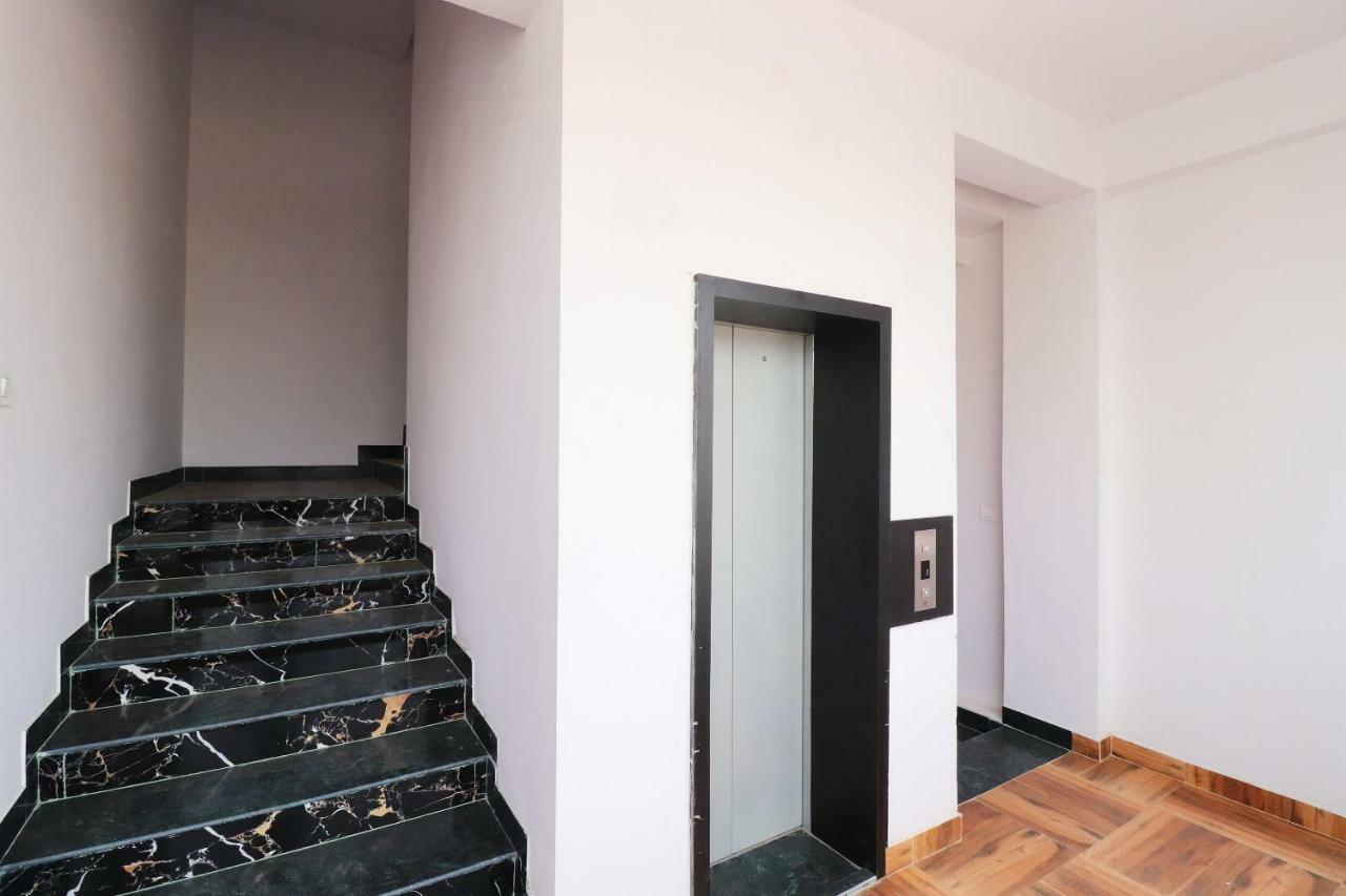 OYO 39774 Hotel Kanishka Residency Jabalpur Exterior foto